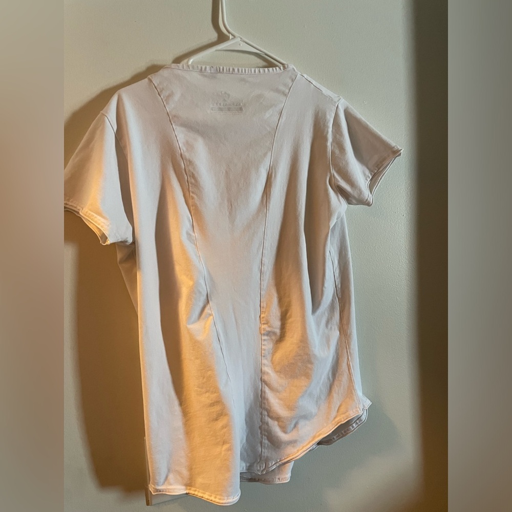 Alphalete men’s white shirt Large with front pocket